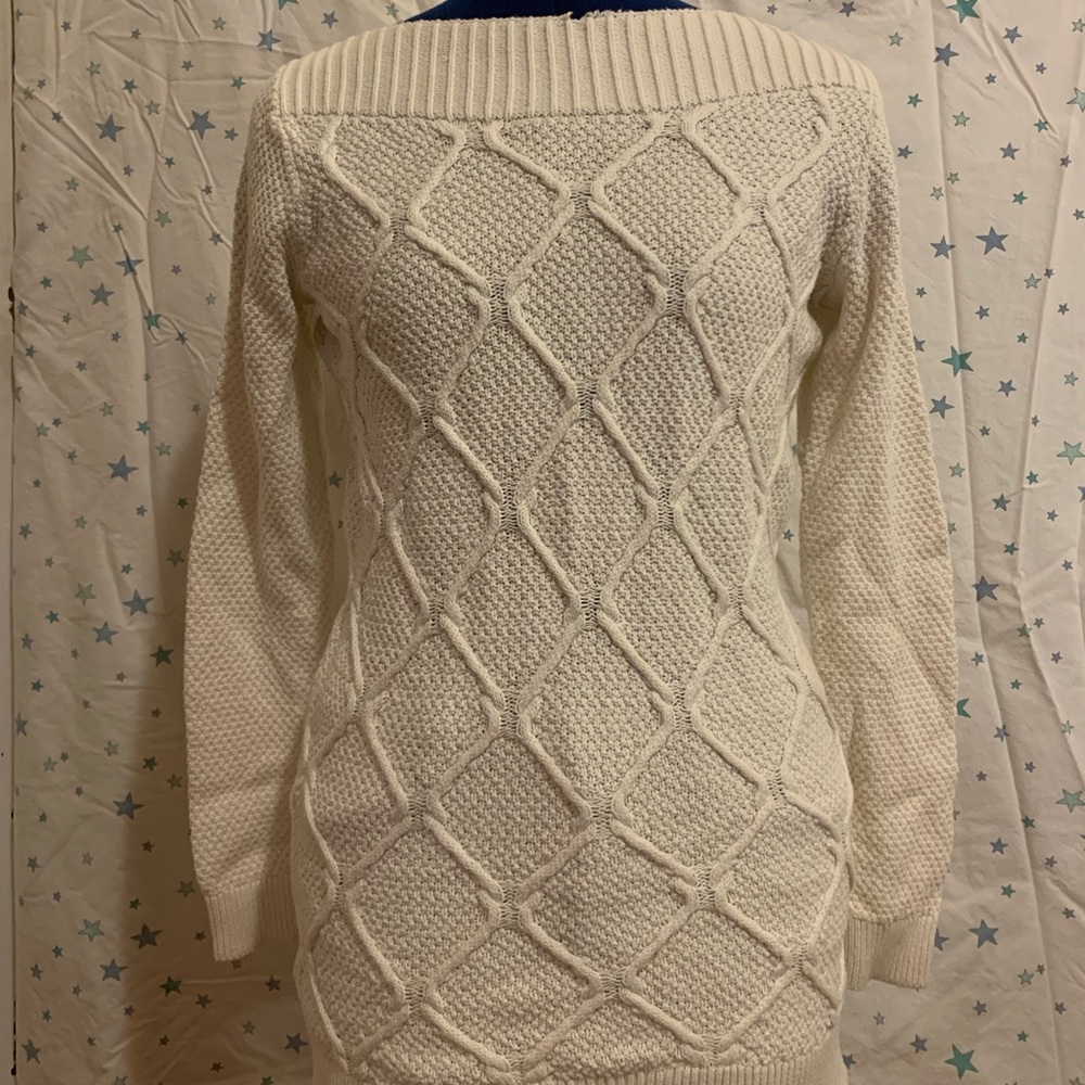 White knit long sweater